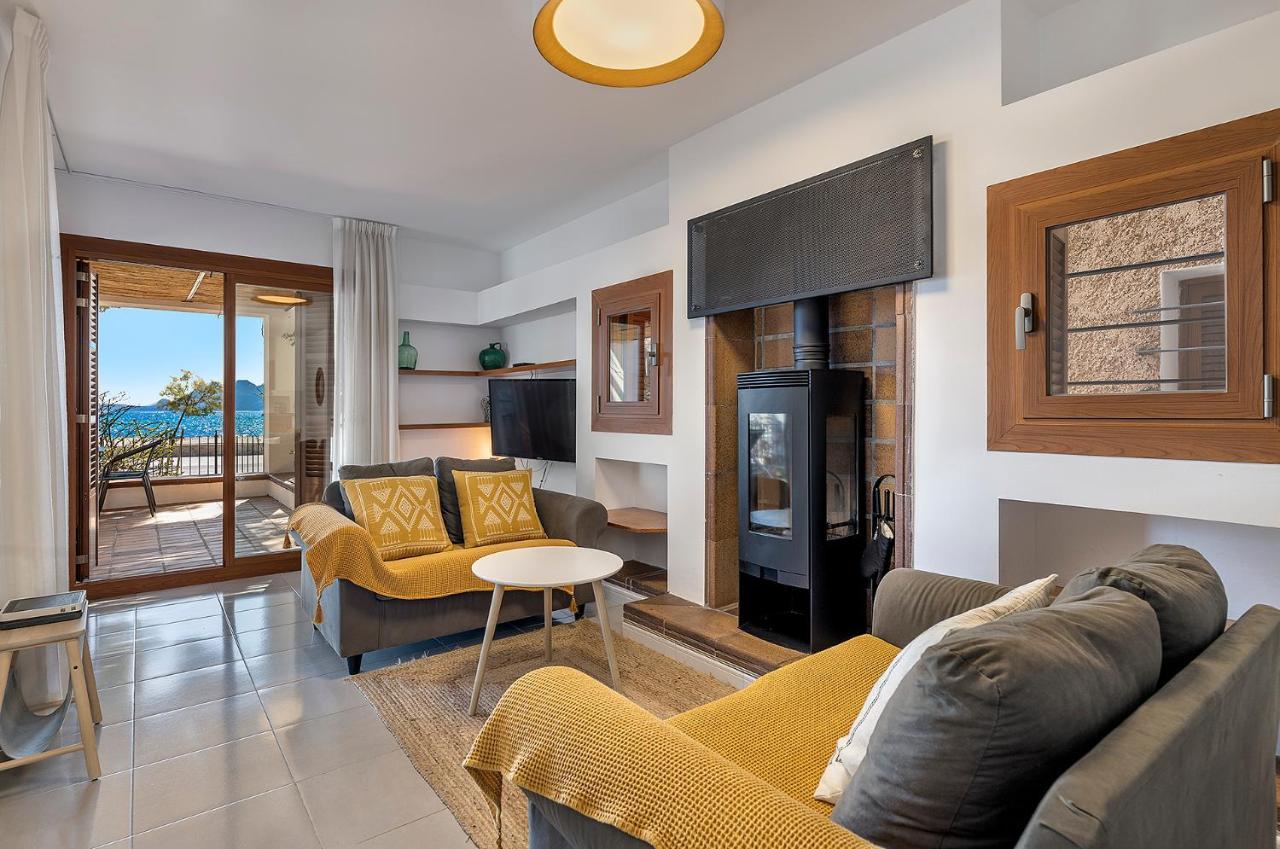 La Gola Apartment, First-Line Beachfront, Newly Refurbished Port de Pollença Esterno foto